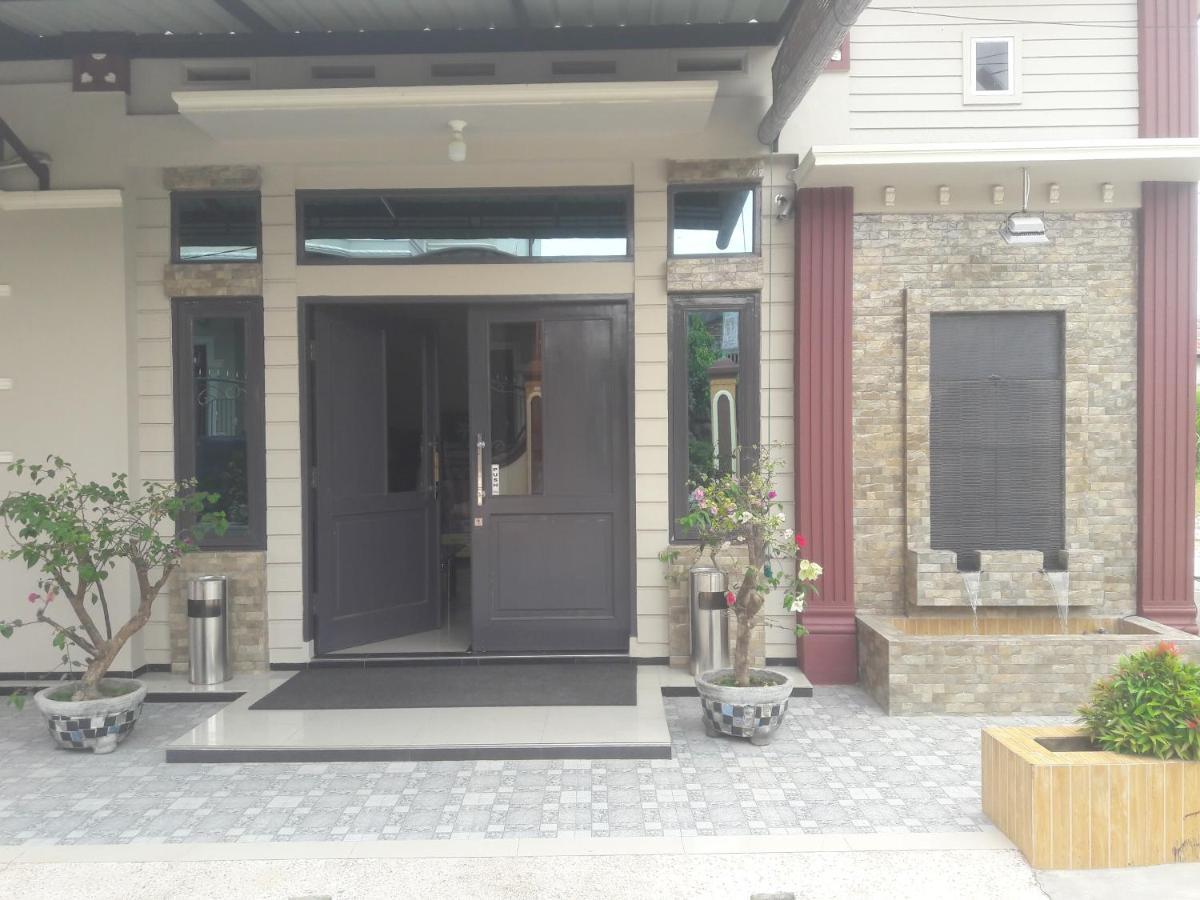 Hotel Assyifa Tanjungbalai Buitenkant foto