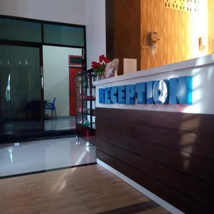 Hotel Assyifa Tanjungbalai Buitenkant foto