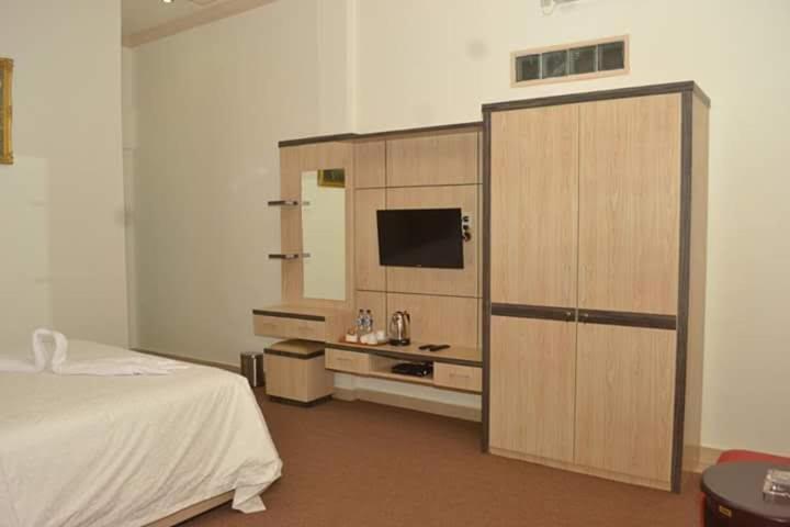 Hotel Assyifa Tanjungbalai Buitenkant foto