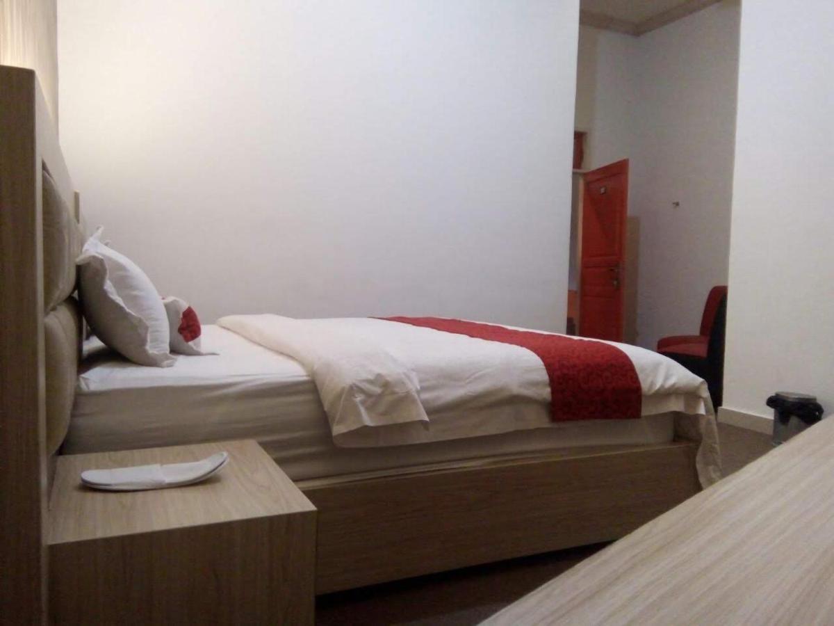 Hotel Assyifa Tanjungbalai Buitenkant foto